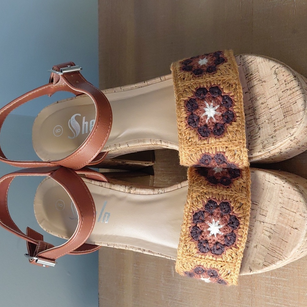 Sheln Brown Crocheted Boho Style Platform Sandals - Picture 4 of 8